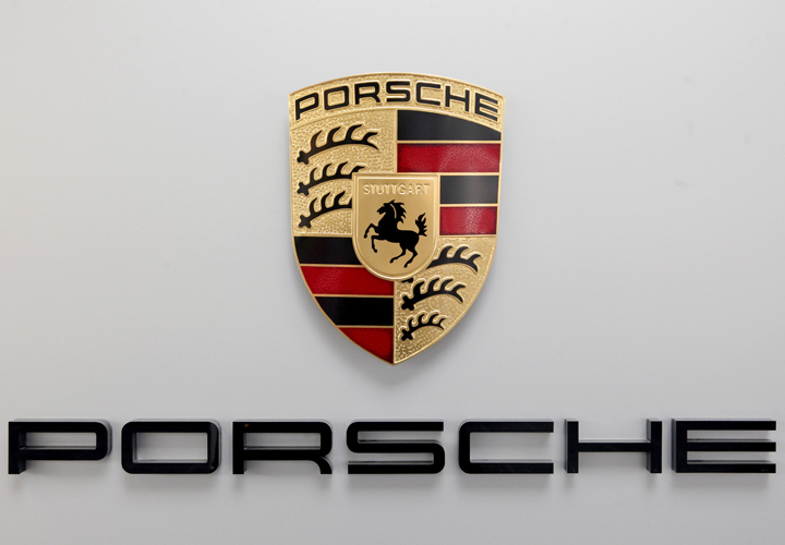 ý nghĩa logo xe Porsche